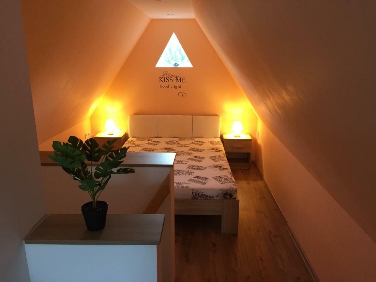 Izabella Vendeghaz Somlo Apartment Doba Екстериор снимка
